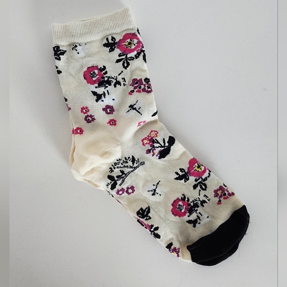 **FREE add-on** Floral Pattern Socks